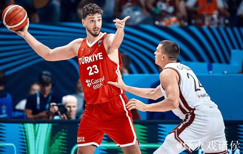 申京冲动犯规难阻约基奇背打2+1