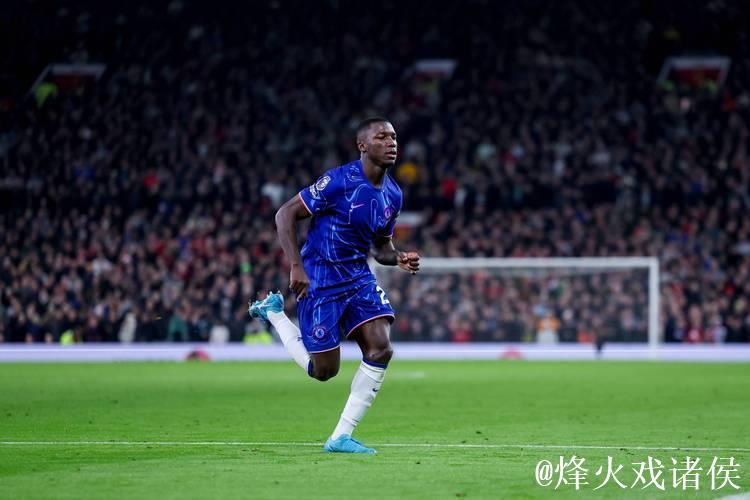 世界后腰身价榜单:维蒂尼亚、凯塞多并列第一,身价达1.1亿欧 世界后腰身价榜单:维蒂尼亚、凯塞多并列第一,身价达1.1亿欧